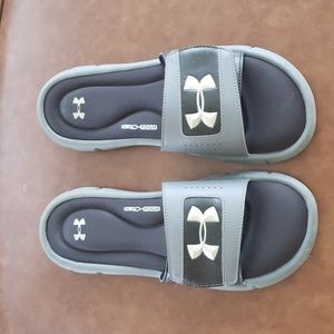 Men's size 12 under armour slides